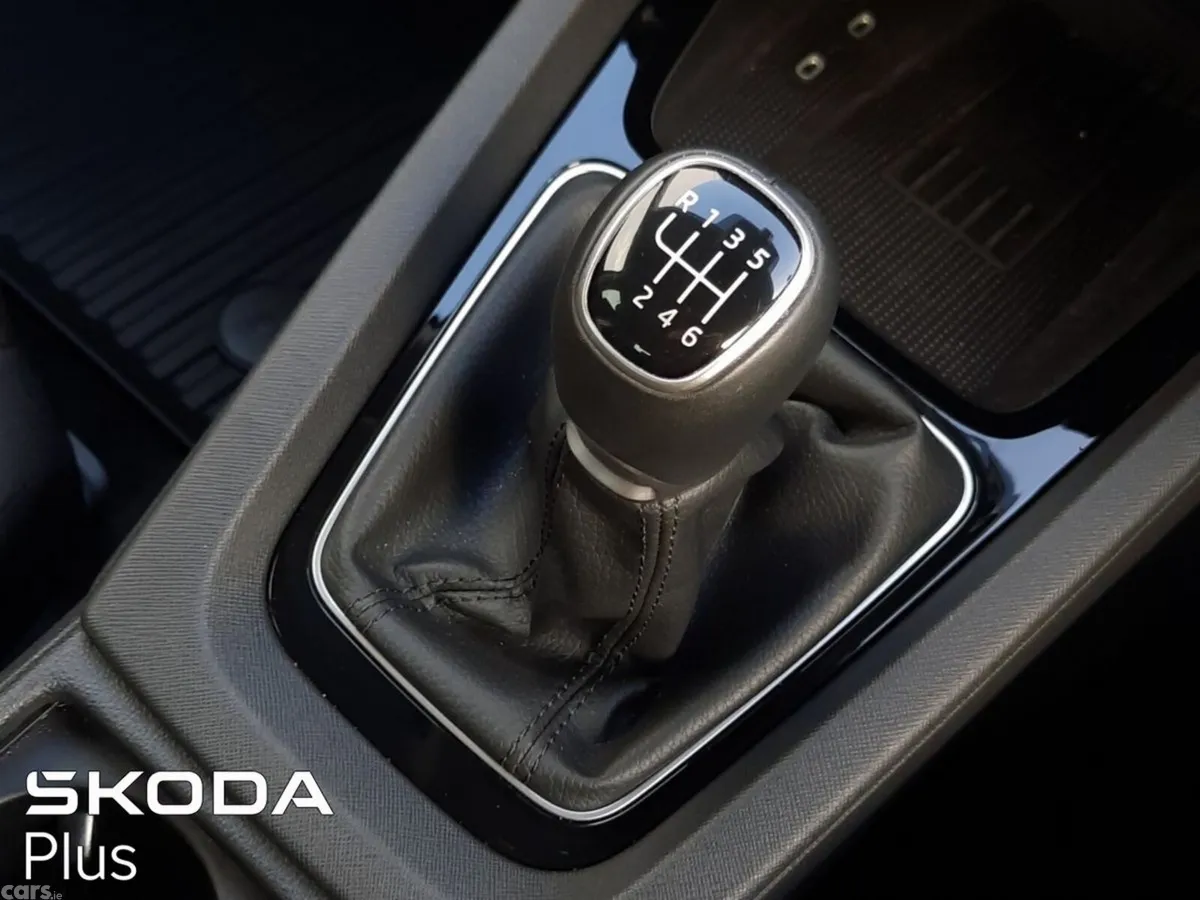 Skoda Octavia Saloon, Diesel, 2026, Black