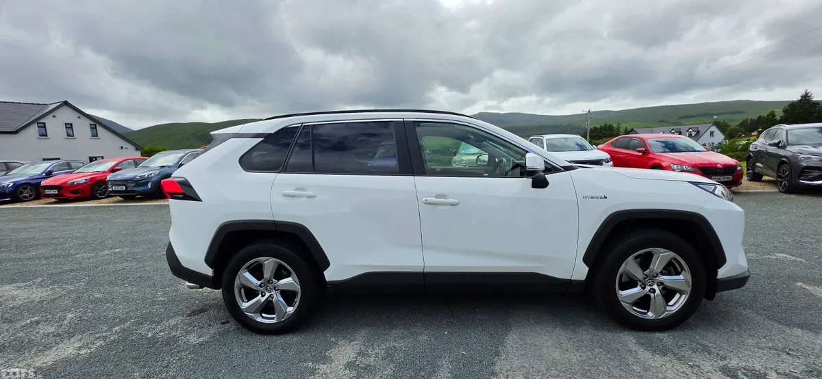 Toyota RAV4 SUV, Petrol Hybrid, 2019, White