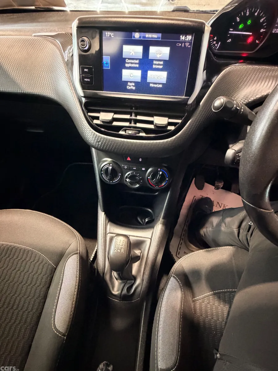 Peugeot 208 Hatchback, Petrol, 2016, Grey