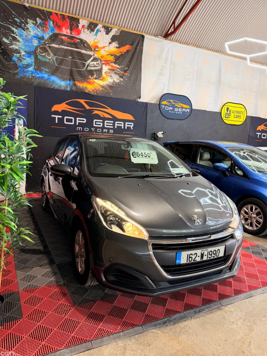 Peugeot 208 Hatchback, Petrol, 2016, Grey