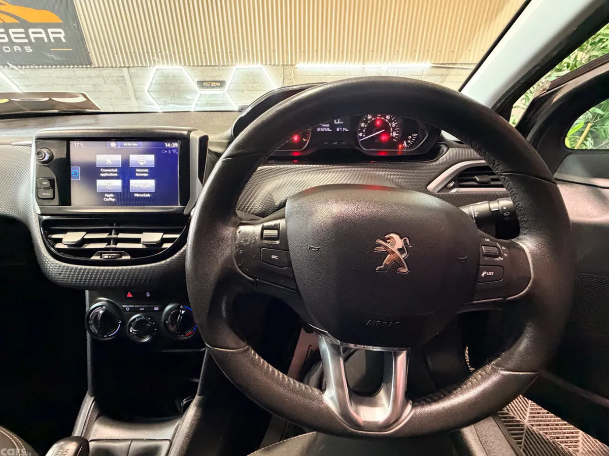 Peugeot 208 Hatchback, Petrol, 2016, Grey