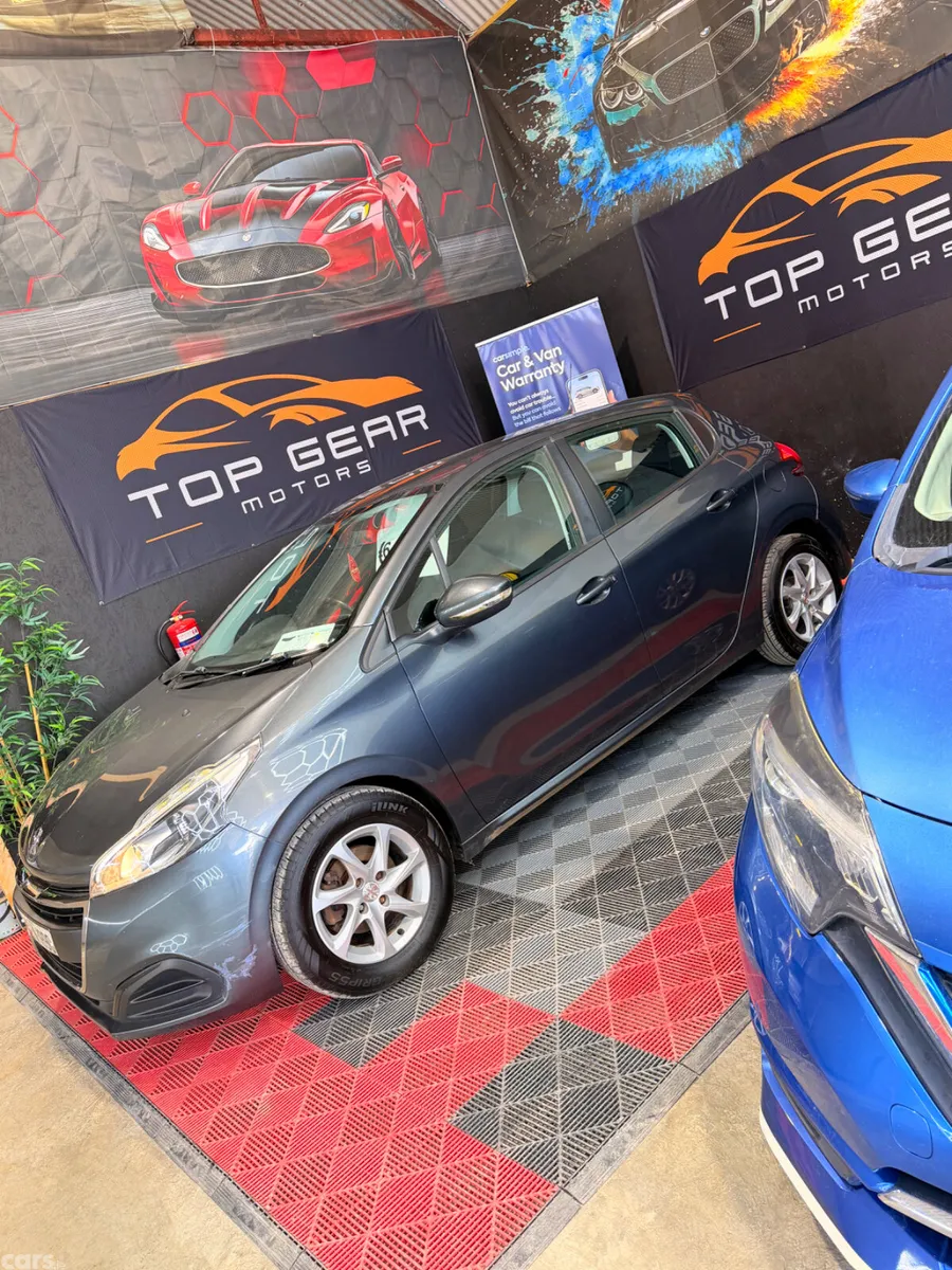 Peugeot 208 Hatchback, Petrol, 2016, Grey