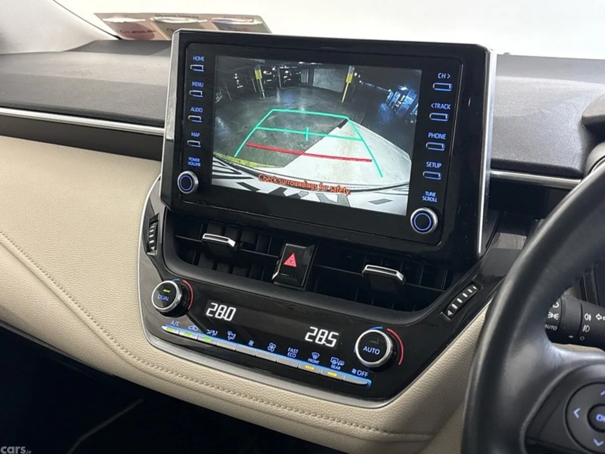 Toyota Corolla Saloon, Petrol Hybrid, 2020, Silver