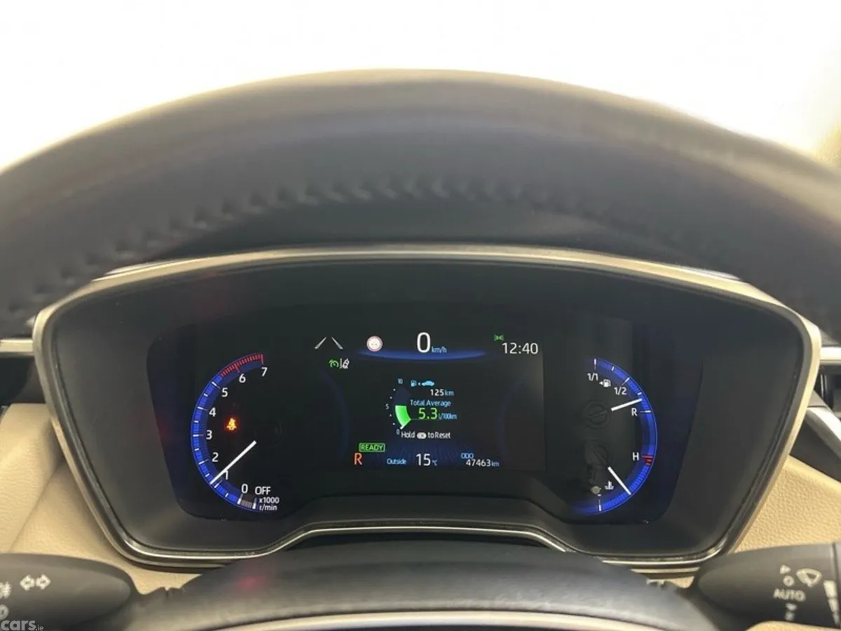 Toyota Corolla Saloon, Petrol Hybrid, 2020, Silver