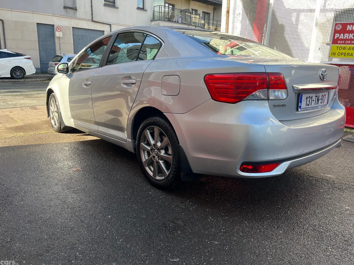 Toyota Avensis Saloon, Diesel, 2013, Silver