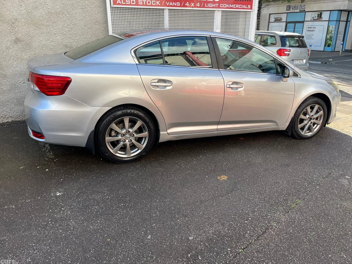 Toyota Avensis Saloon, Diesel, 2013, Silver