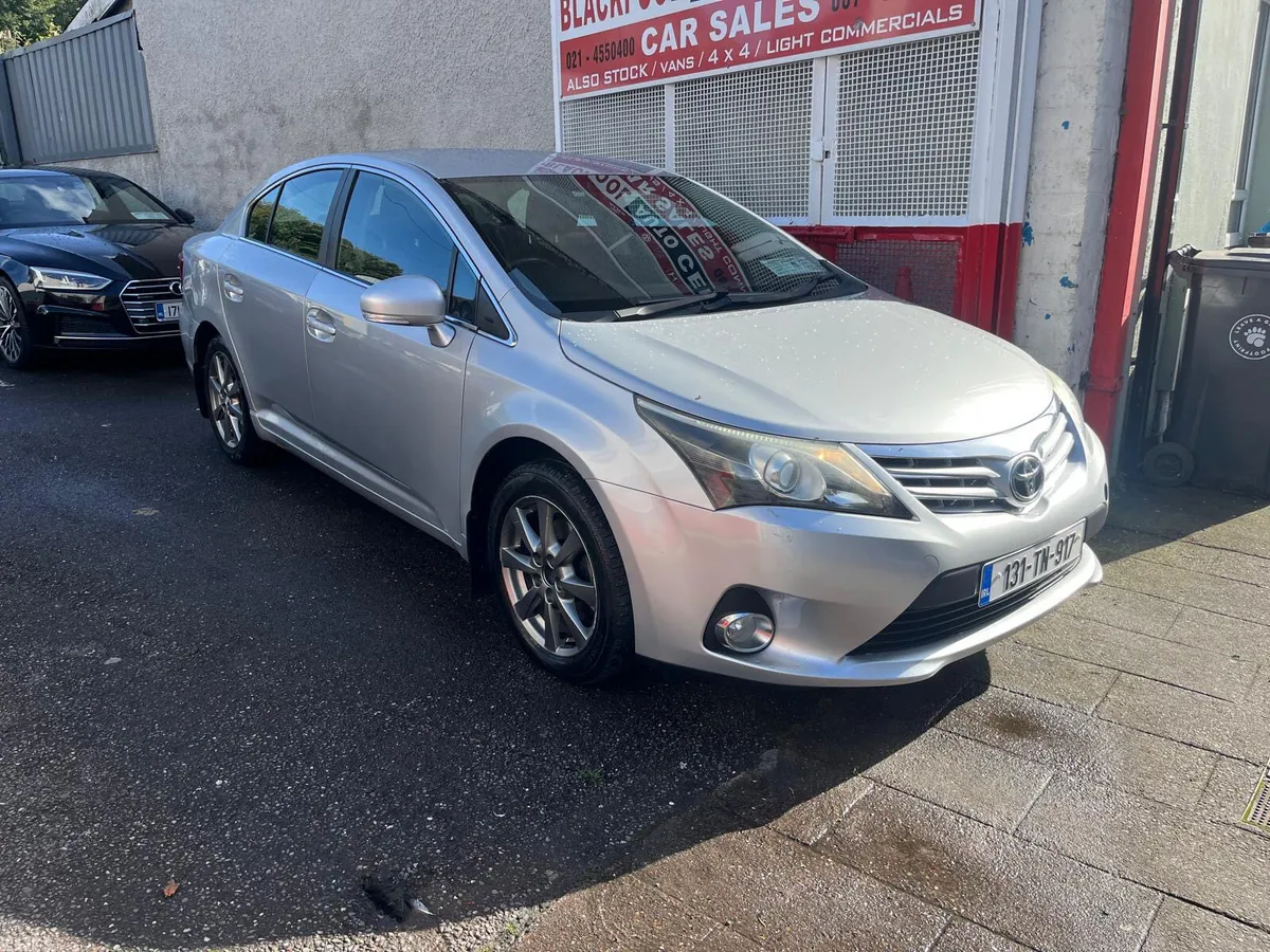 Toyota Avensis Saloon, Diesel, 2013, Silver