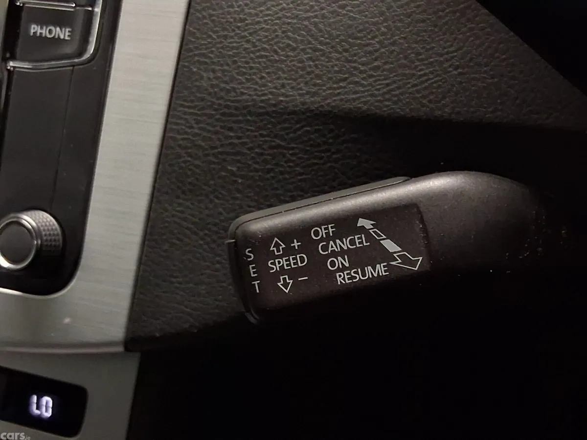 Volkswagen Passat Estate, Petrol, 2015, White