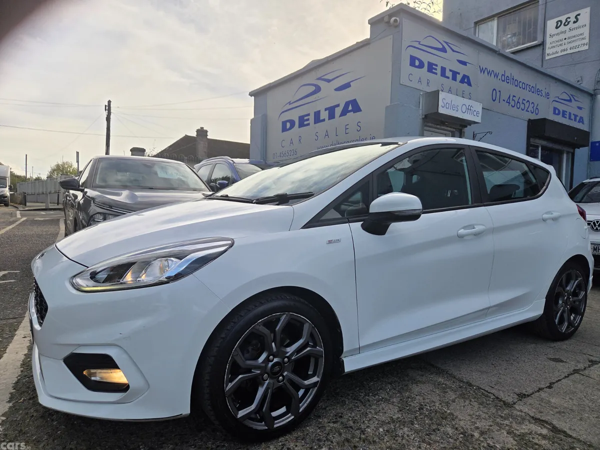 Ford Fiesta Hatchback, Petrol, 2018, White