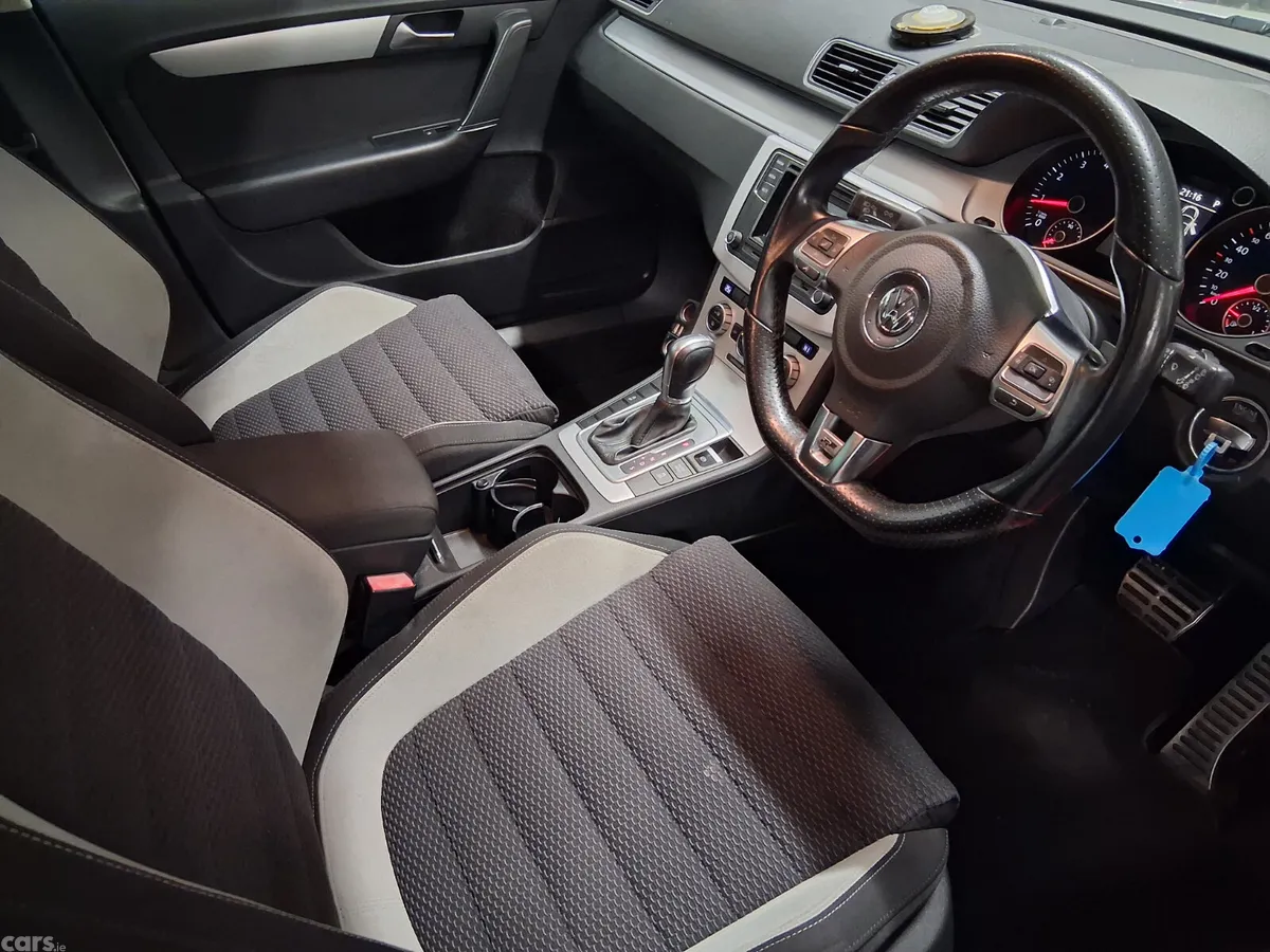 Volkswagen Passat Estate, Petrol, 2015, White