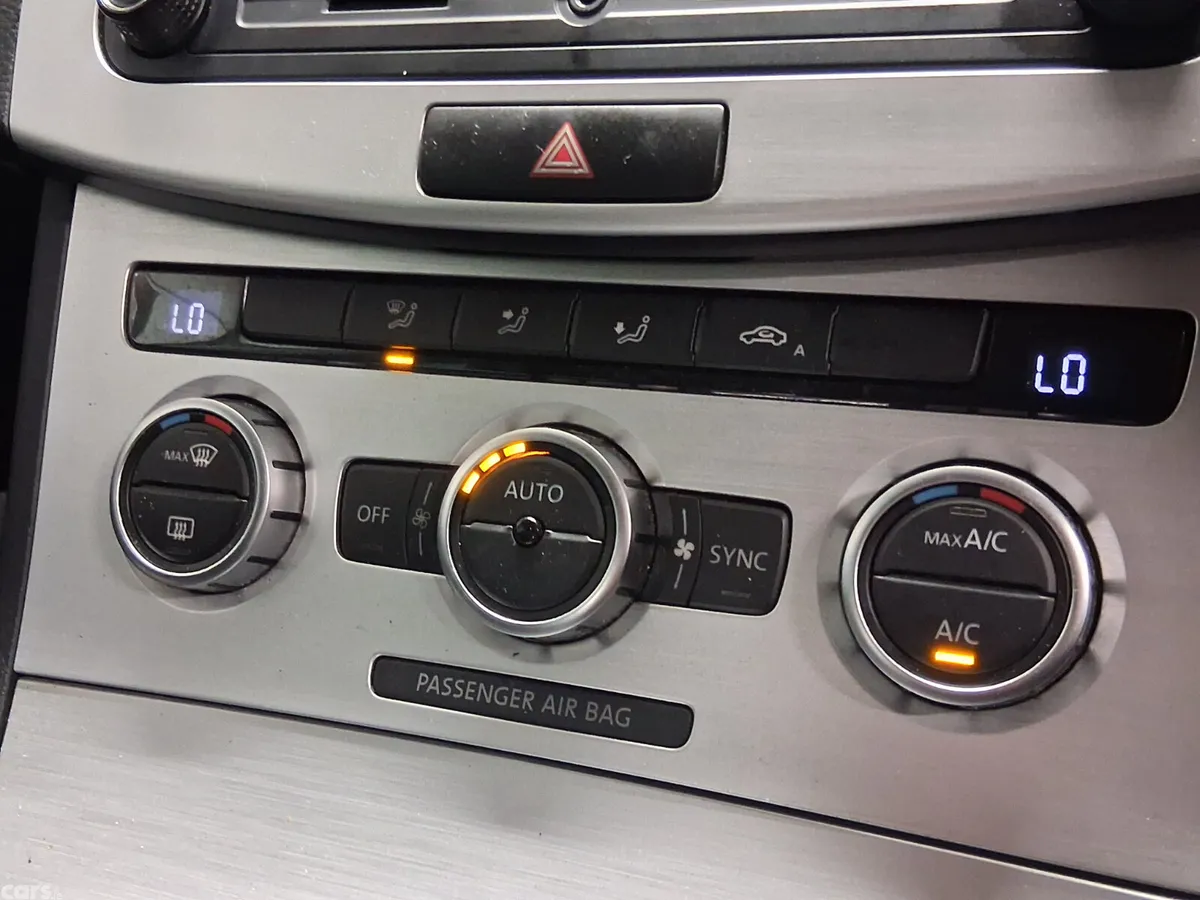 Volkswagen Passat Estate, Petrol, 2015, White