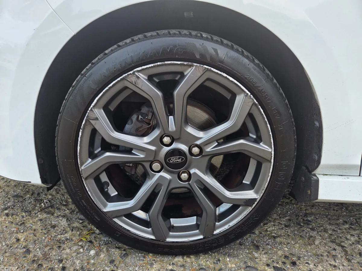 Ford Fiesta Hatchback, Petrol, 2018, White