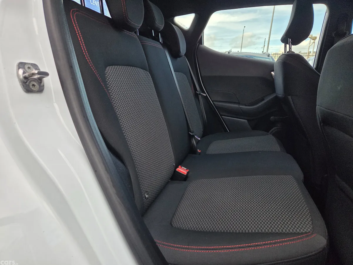 Ford Fiesta Hatchback, Petrol, 2018, White