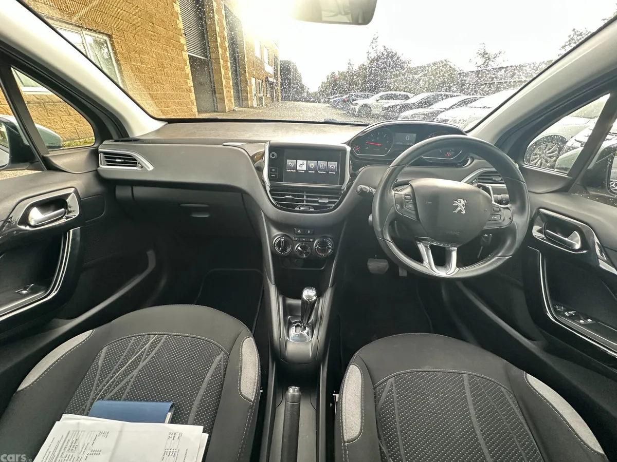 Peugeot 208 Hatchback, Diesel, 2016, Grey