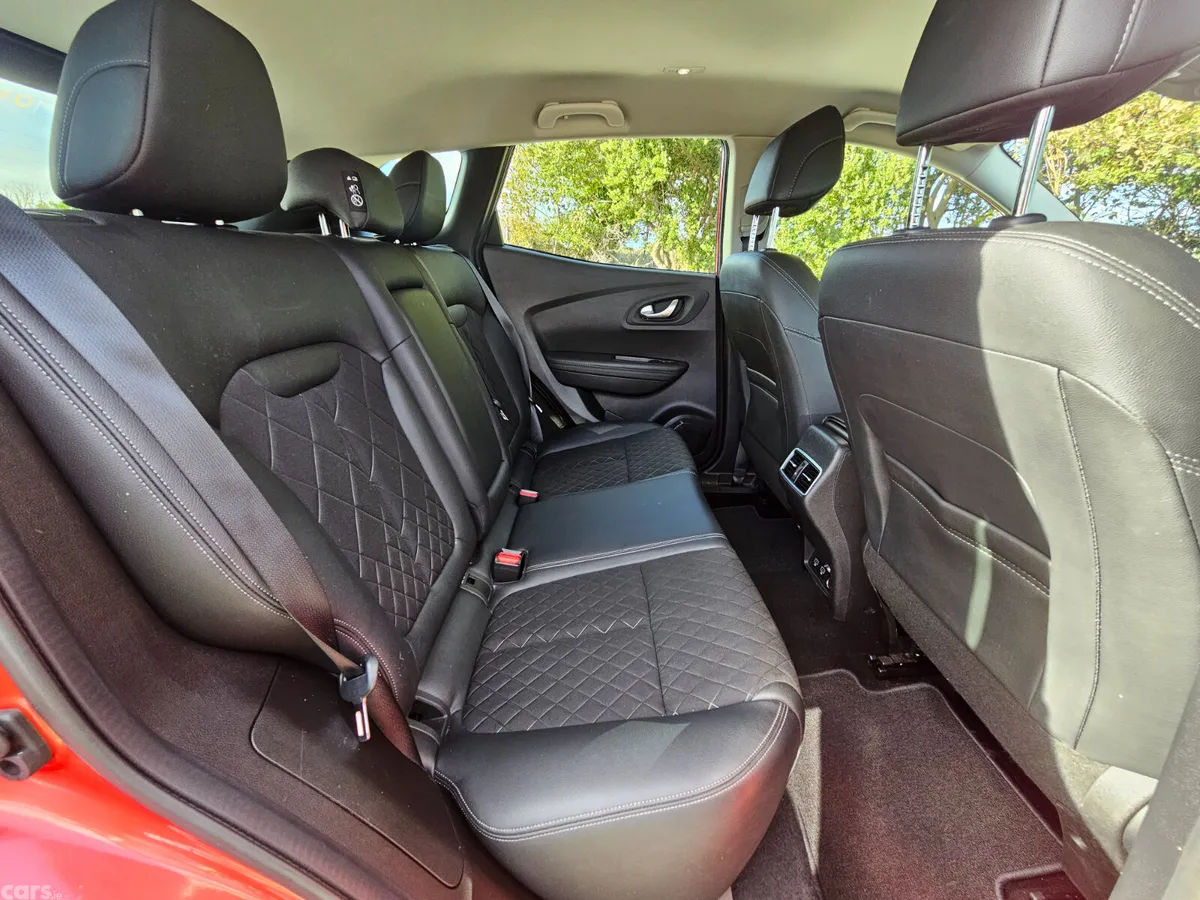 Renault Kadjar SUV, Petrol, 2021, Red