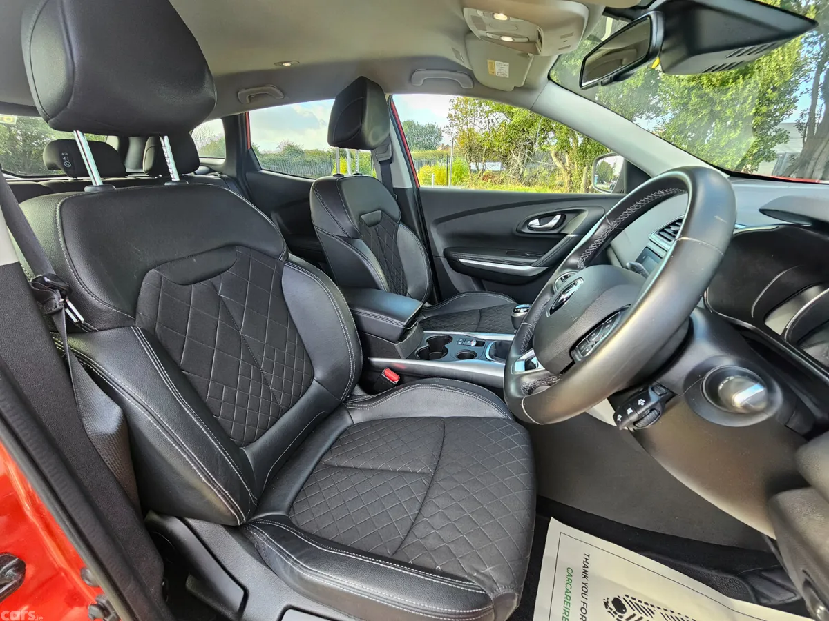 Renault Kadjar SUV, Petrol, 2021, Red