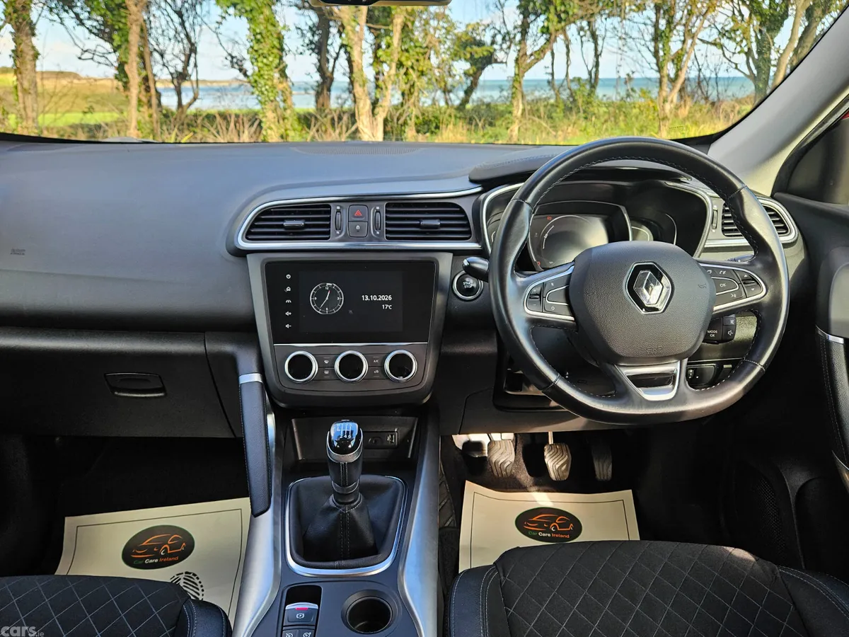 Renault Kadjar SUV, Petrol, 2021, Red