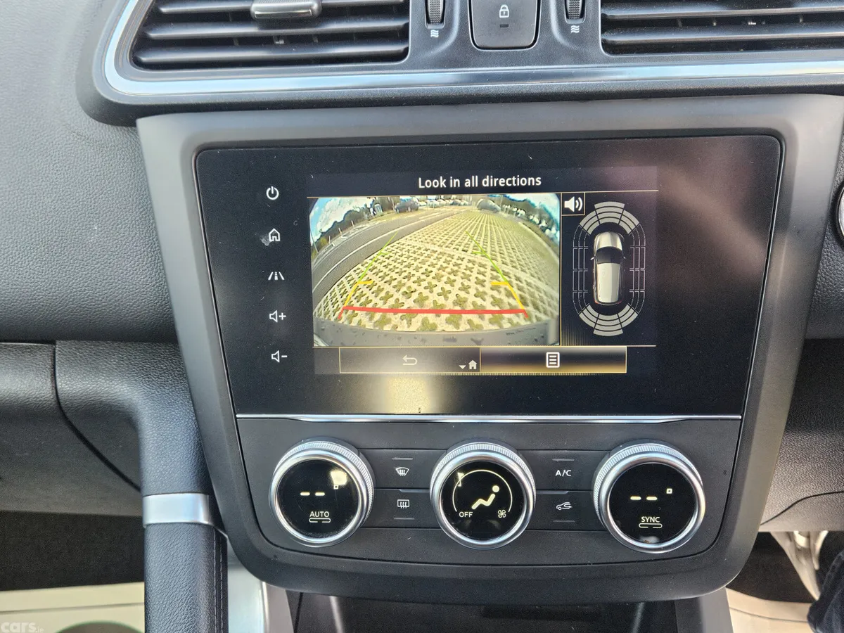 Renault Kadjar SUV, Petrol, 2021, Red