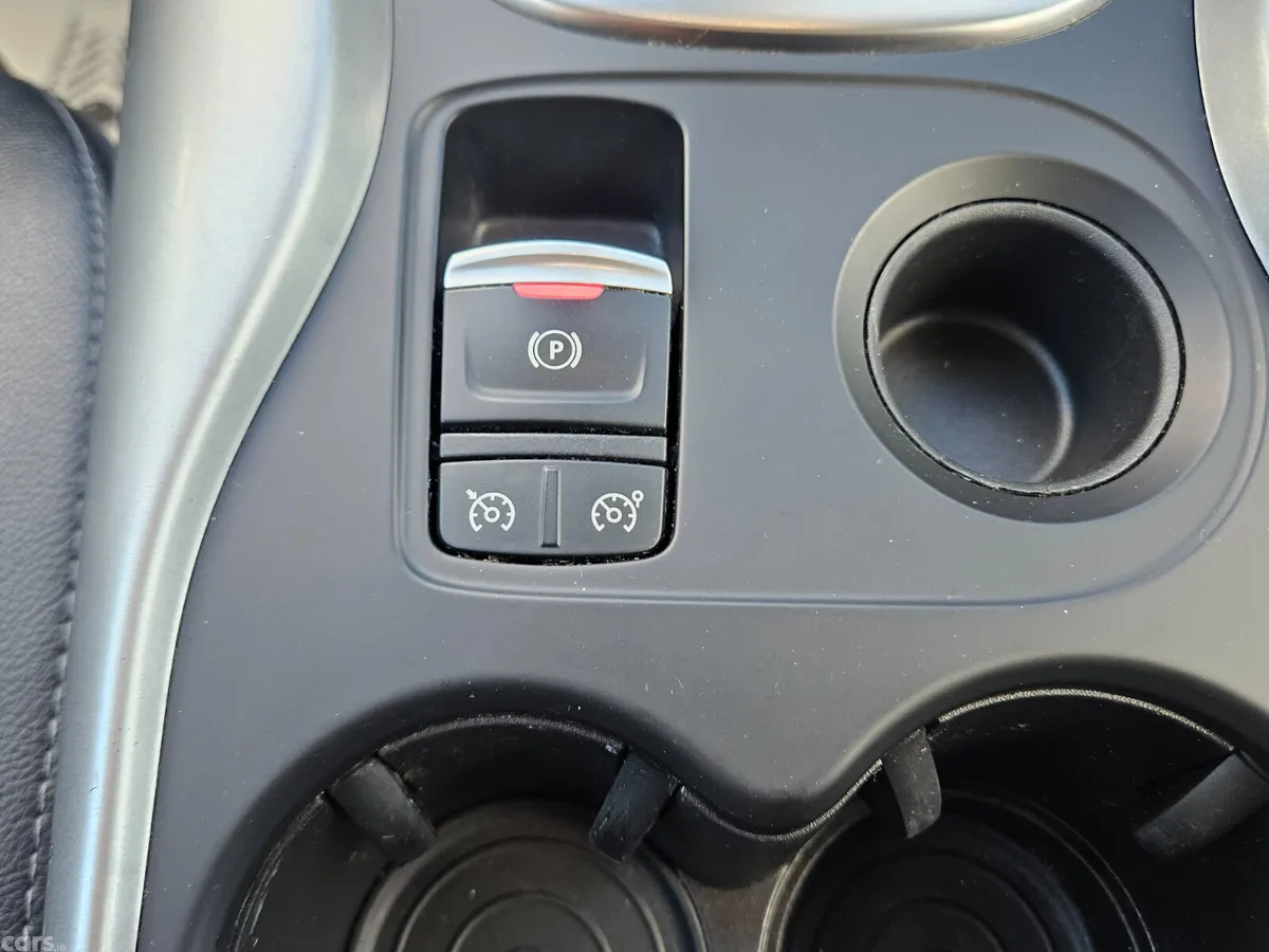 Renault Kadjar SUV, Petrol, 2021, Red