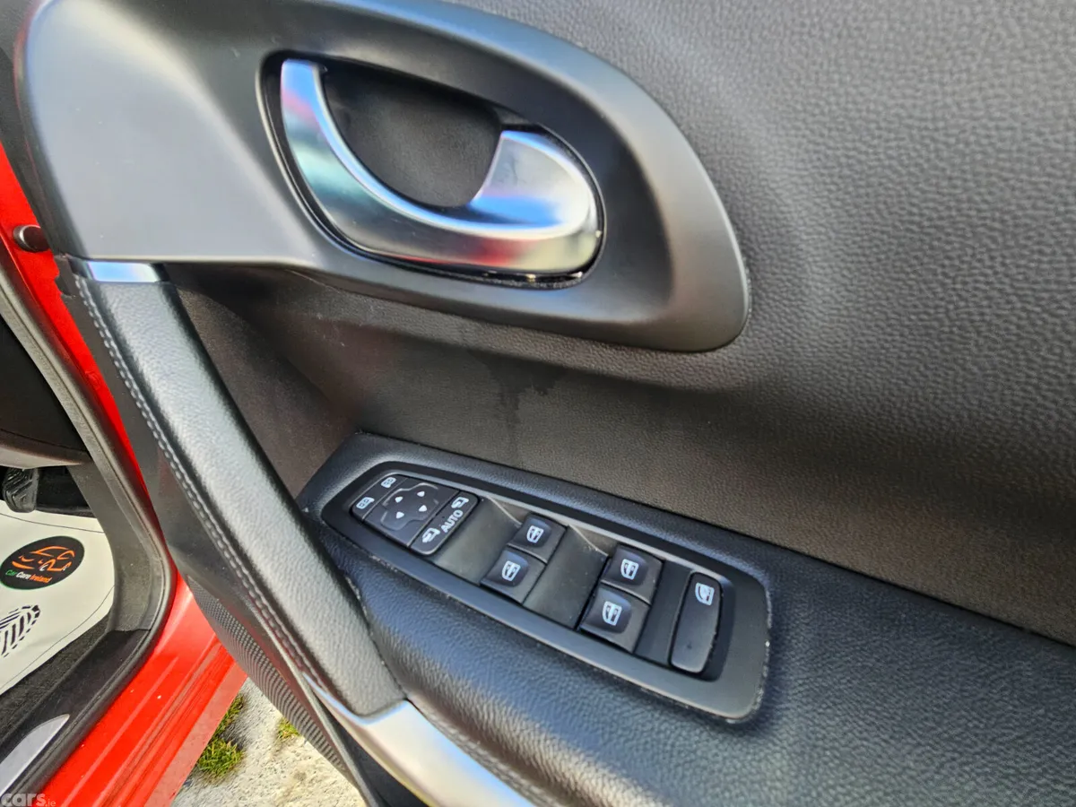 Renault Kadjar SUV, Petrol, 2021, Red