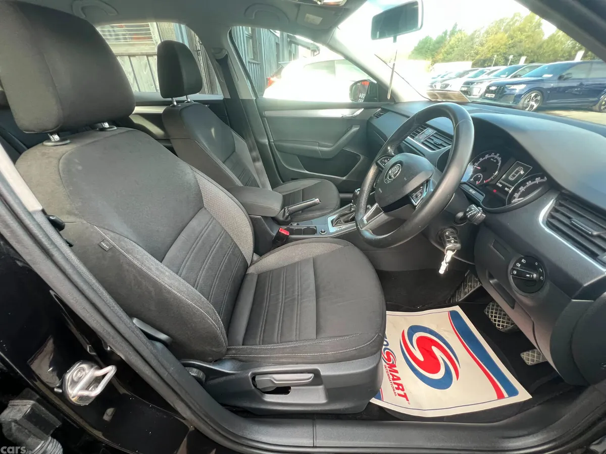 Skoda Octavia Saloon, Diesel, 2018, Black