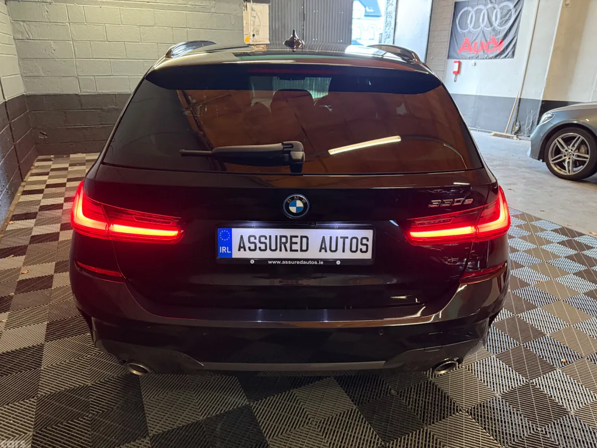 BMW 3-Series Estate, Petrol Plug-in Hybrid, 2022, Black