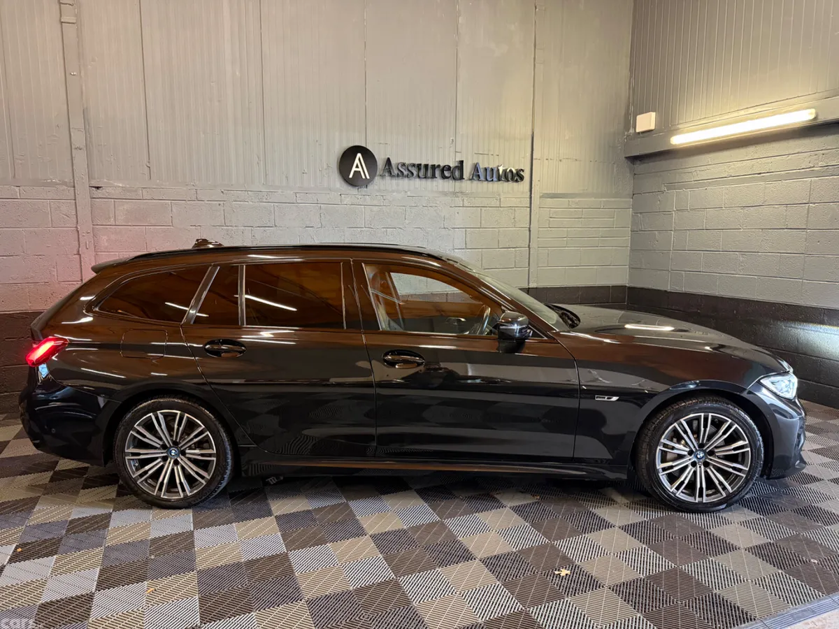 BMW 3-Series Estate, Petrol Plug-in Hybrid, 2022, Black