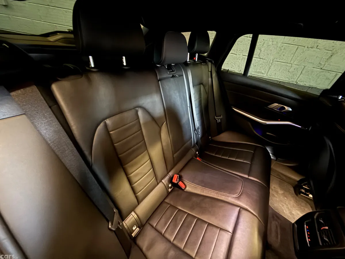 BMW 3-Series Estate, Petrol Plug-in Hybrid, 2022, Black