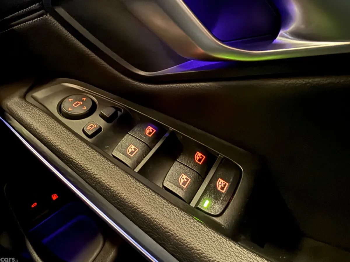 BMW 3-Series Estate, Petrol Plug-in Hybrid, 2022, Black