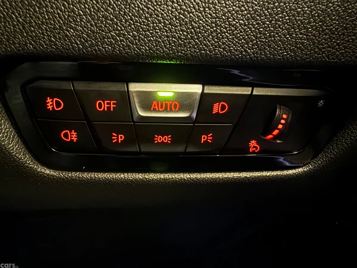 BMW 3-Series Estate, Petrol Plug-in Hybrid, 2022, Black