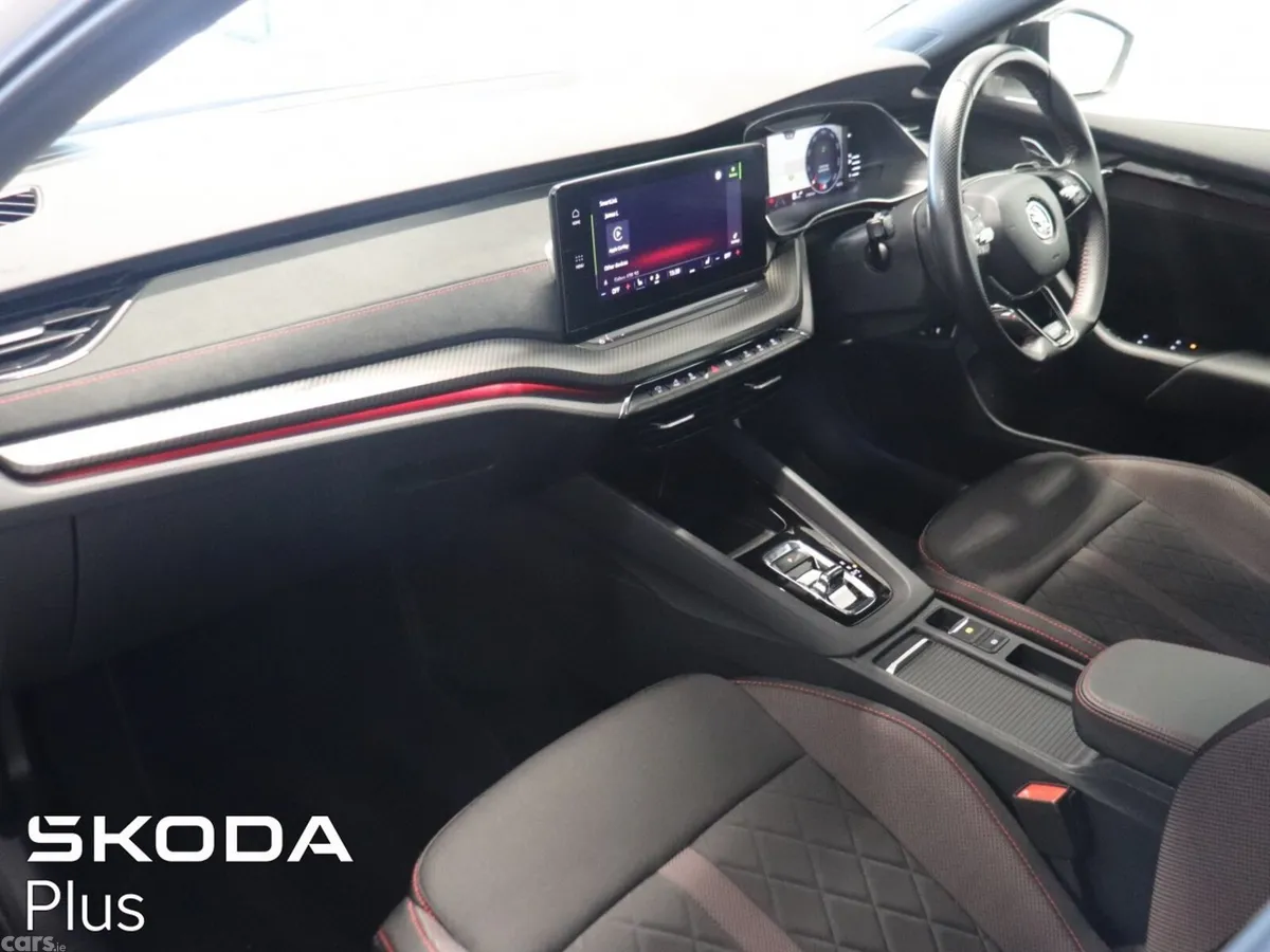 Skoda Octavia Estate, Diesel, 2024, White