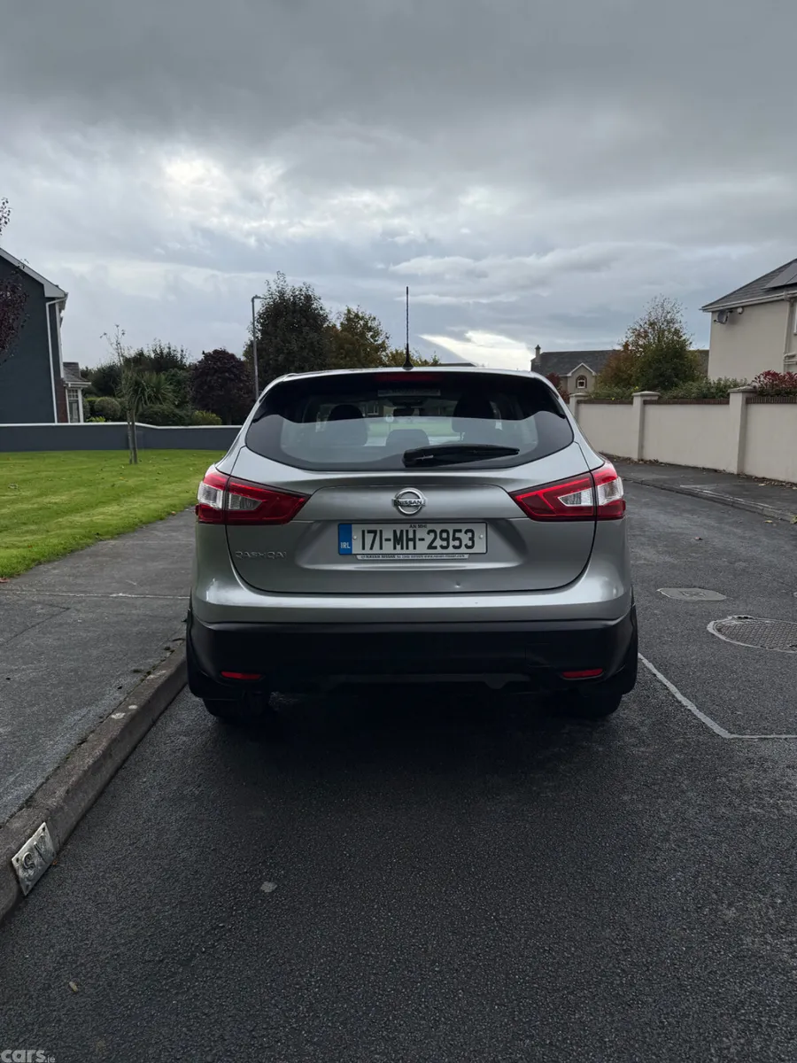 Nissan Qashqai SUV, Petrol, 2017, Grey