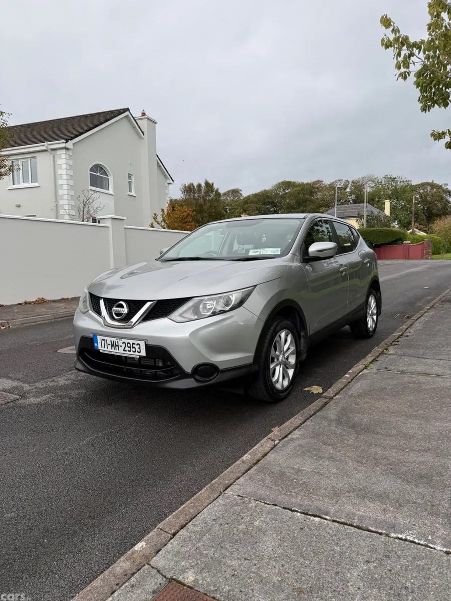 Nissan Qashqai SUV, Petrol, 2017, Grey