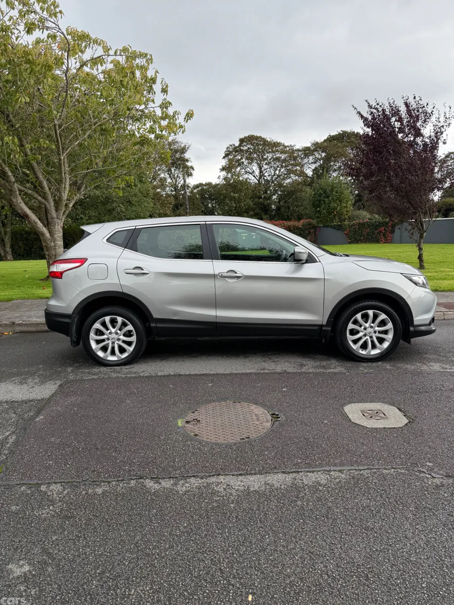 Nissan Qashqai SUV, Petrol, 2017, Grey