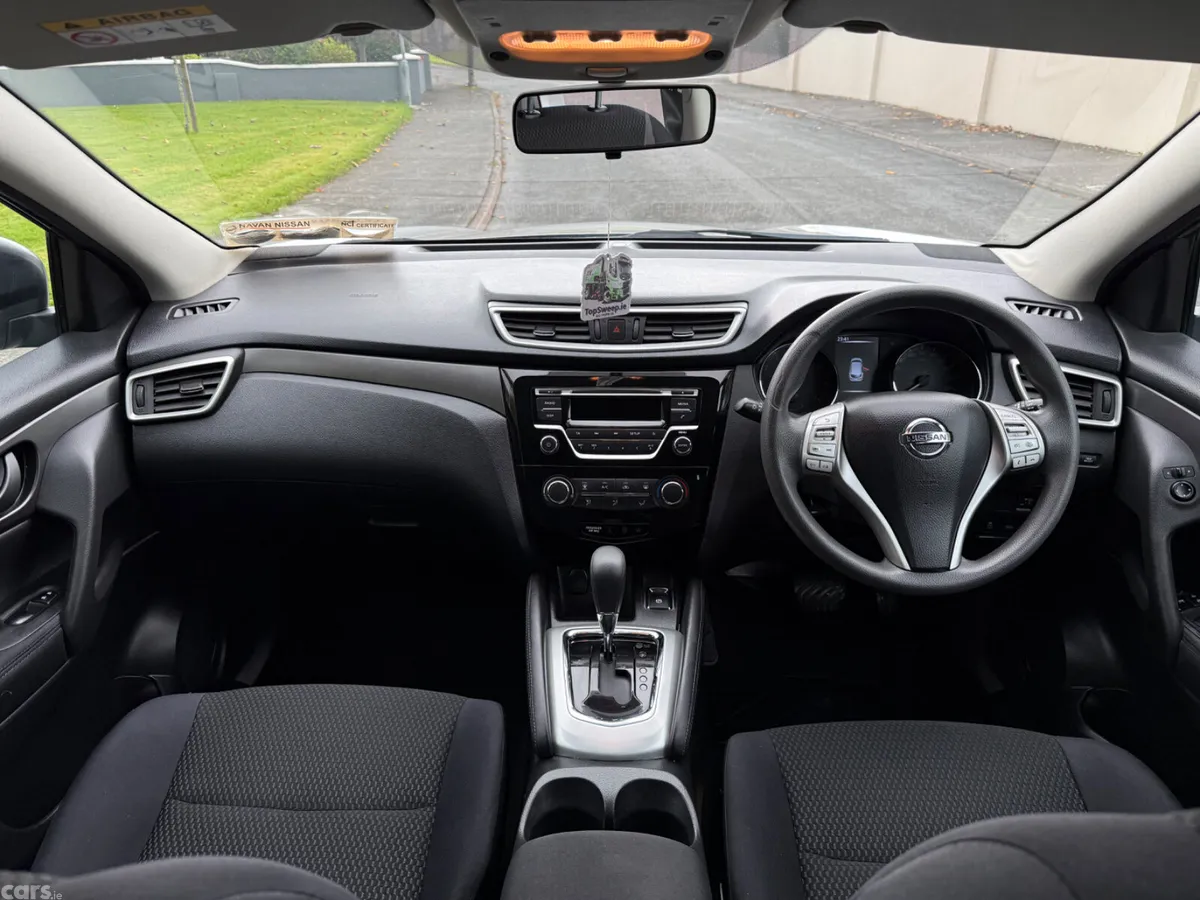 Nissan Qashqai SUV, Petrol, 2017, Grey