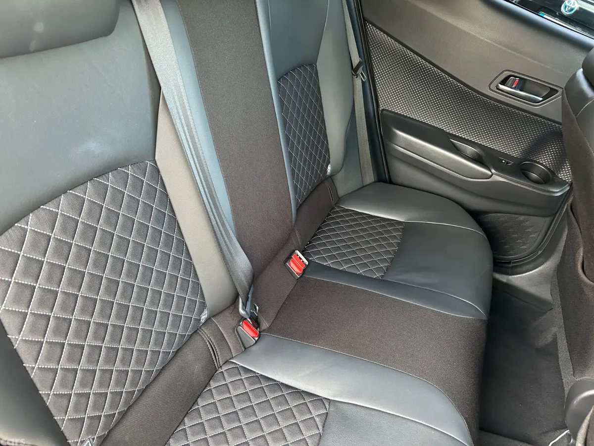 Toyota C-HR Hatchback, Petrol Hybrid, 2019, White