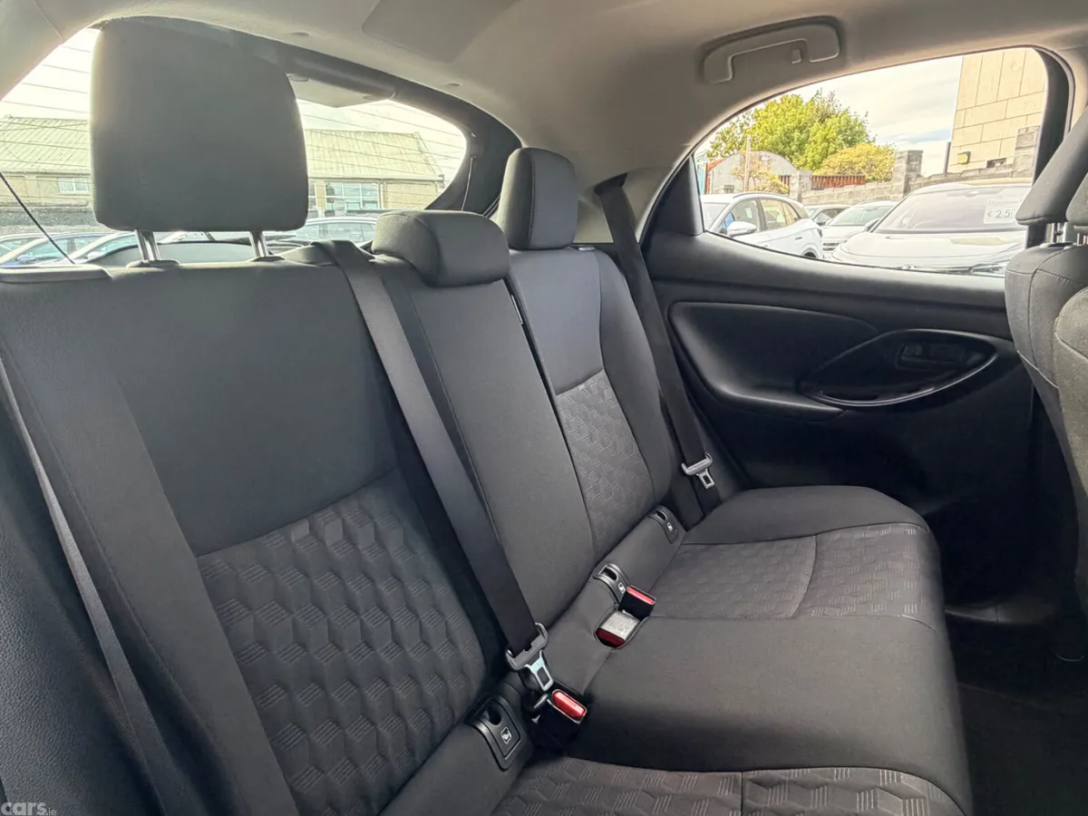 Toyota Yaris Hatchback, Petrol Hybrid, 2024, Grey