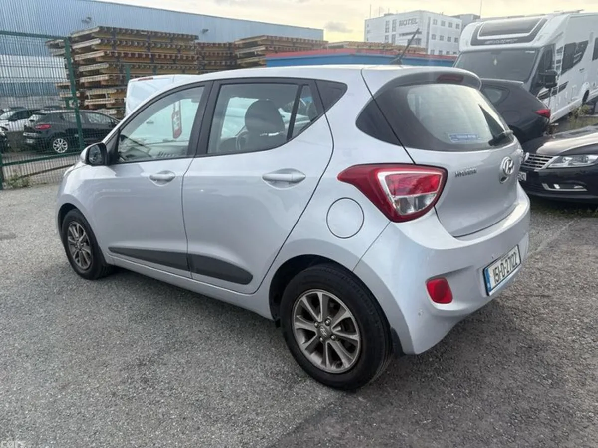 Hyundai i10 Hatchback, Petrol, 2015, Silver