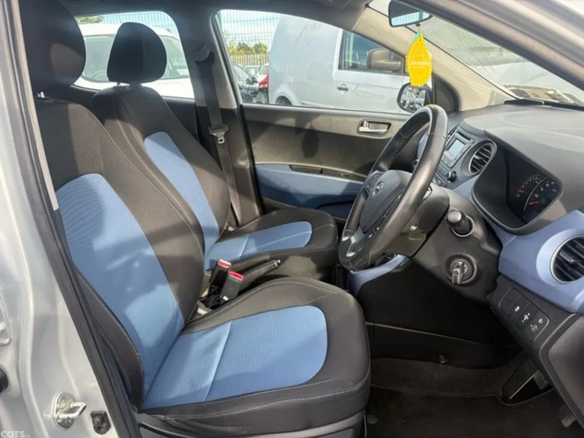 Hyundai i10 Hatchback, Petrol, 2015, Silver