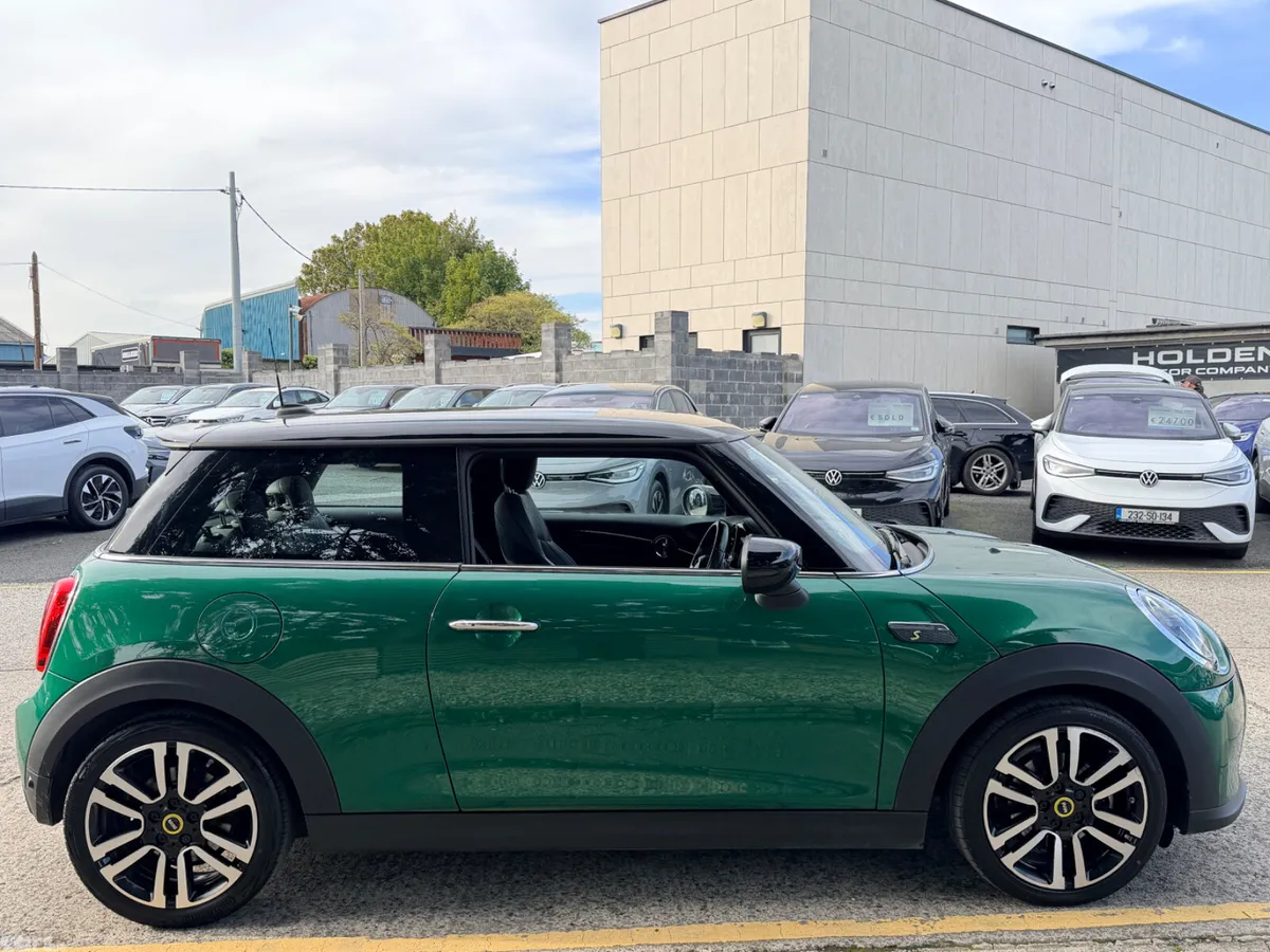 Mini Cooper Hatchback, Electric, 2022, Green