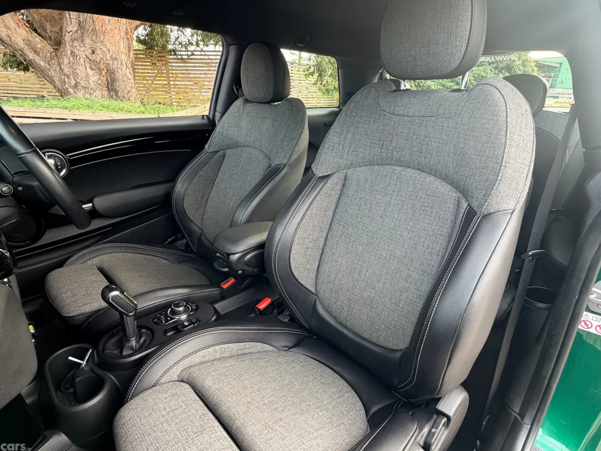 Mini Cooper Hatchback, Electric, 2022, Green