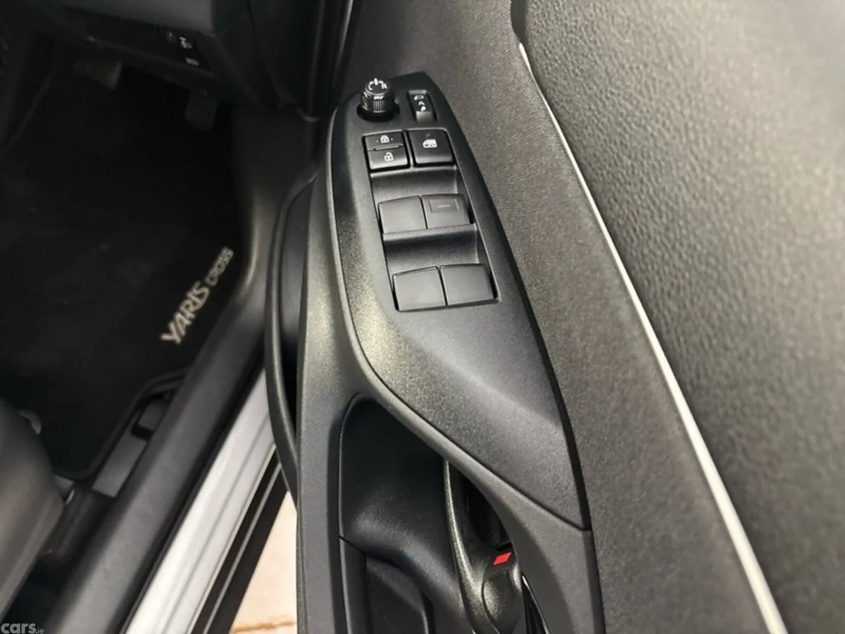 Toyota Yaris Cross Hatchback, Petrol Hybrid, 2026, Grey