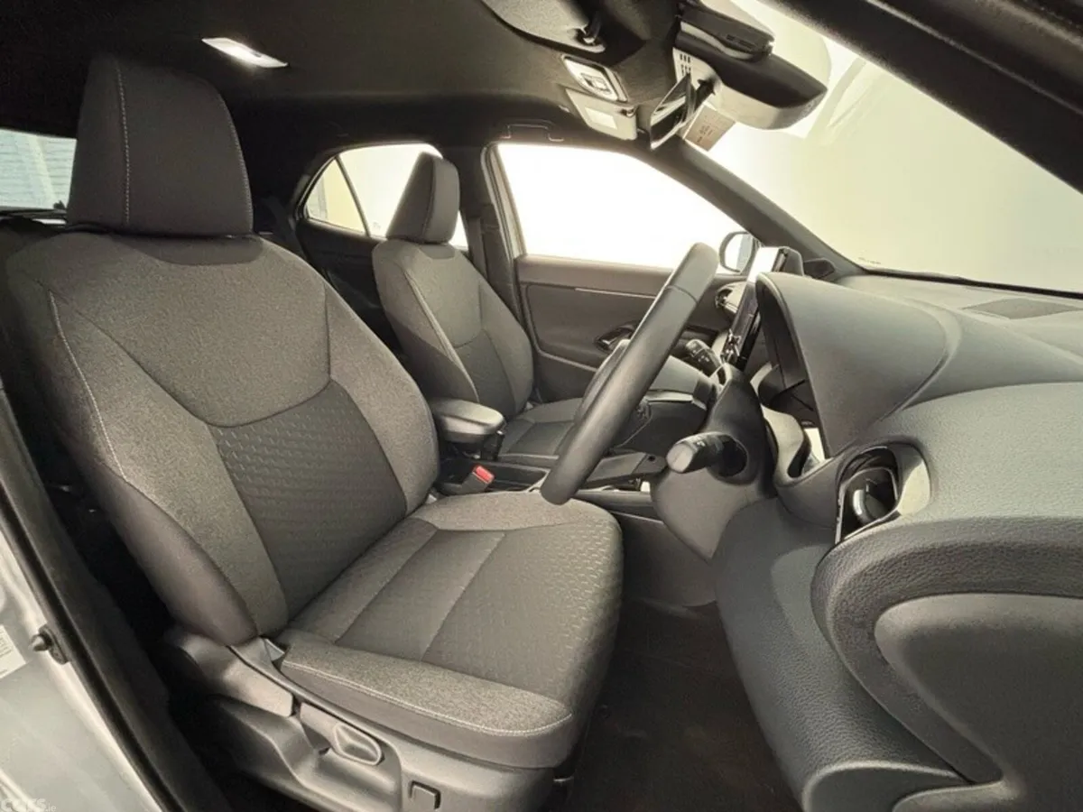 Toyota Yaris Cross Hatchback, Petrol Hybrid, 2026, Grey
