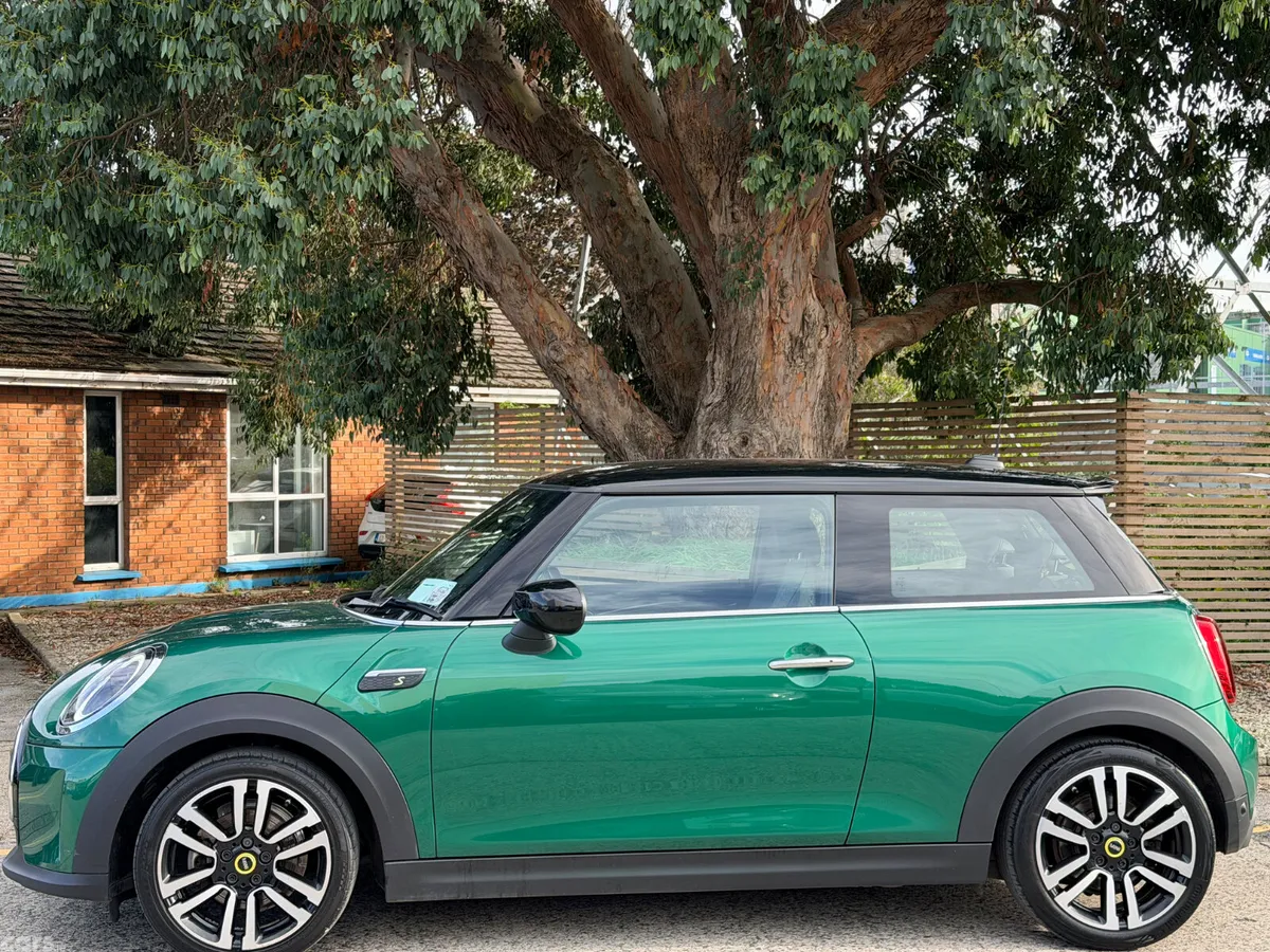 Mini Cooper Hatchback, Electric, 2022, Green