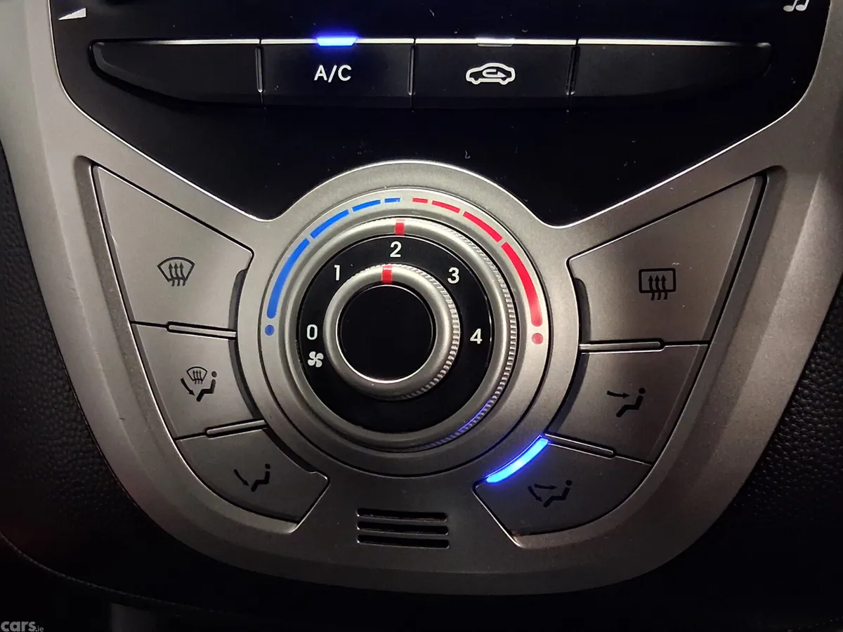 Hyundai ix20 MPV, Petrol, 2018, Blue