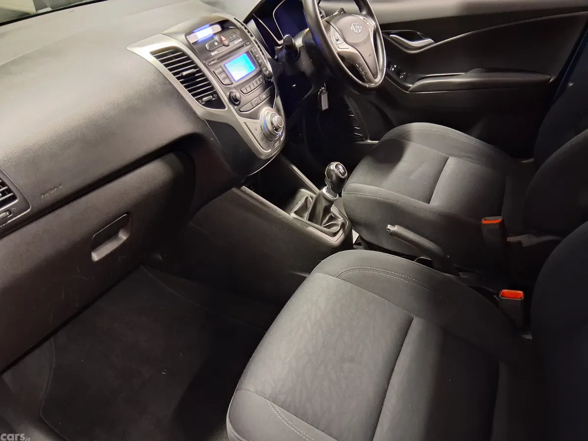 Hyundai ix20 MPV, Petrol, 2018, Blue