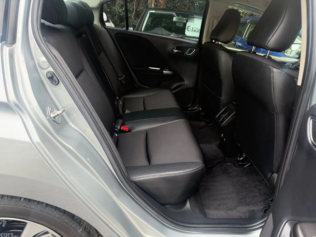 Honda Grace Saloon, Petrol Hybrid, 2016, Silver