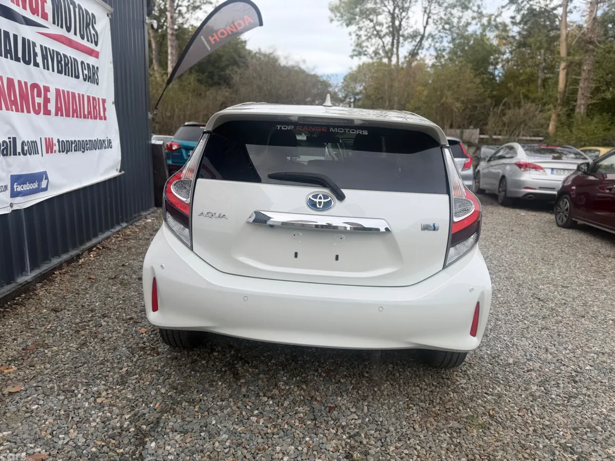 Toyota Aqua Hatchback, Petrol Hybrid, 2021, White