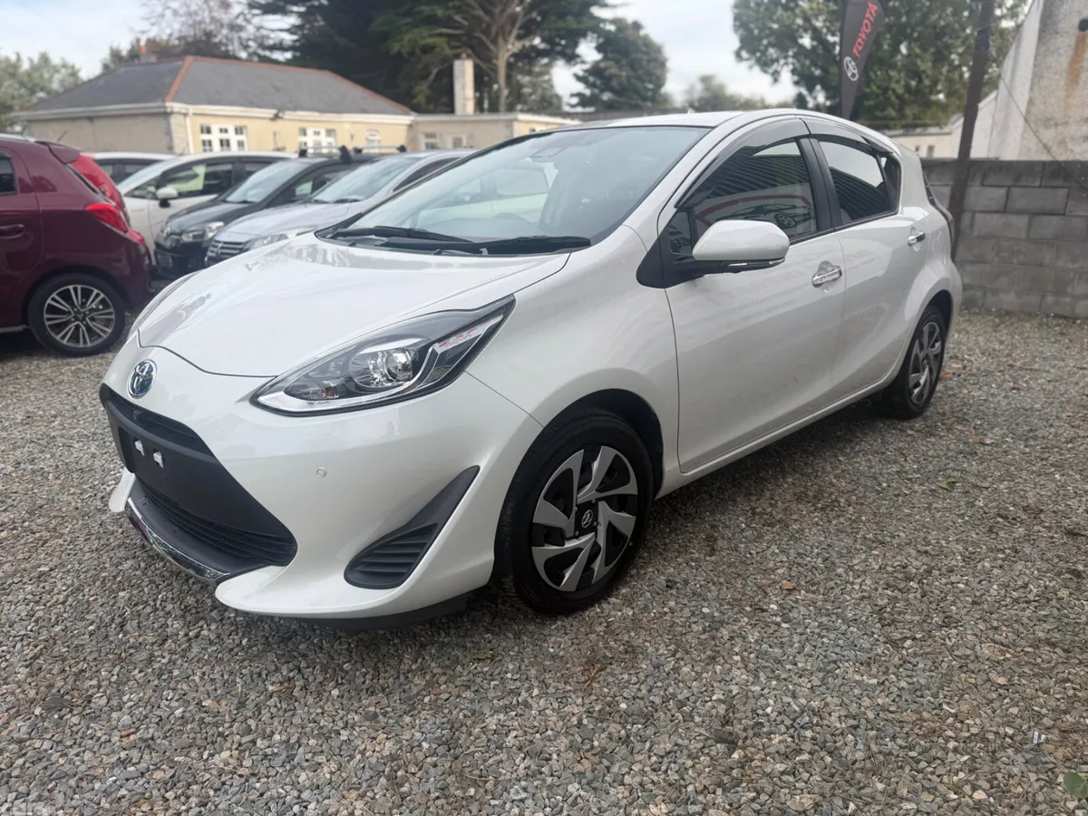 Toyota Aqua Hatchback, Petrol Hybrid, 2021, White