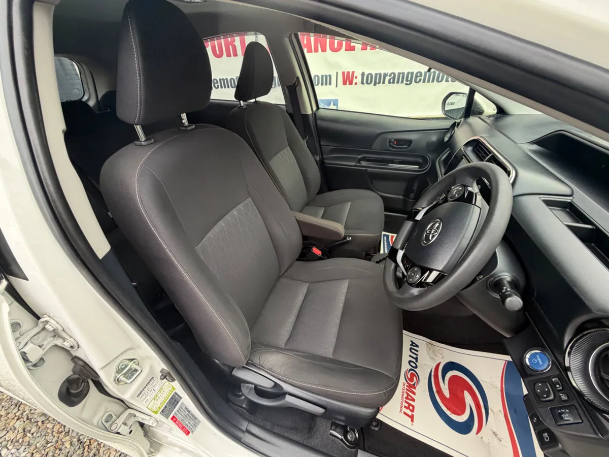 Toyota Aqua Hatchback, Petrol Hybrid, 2021, White